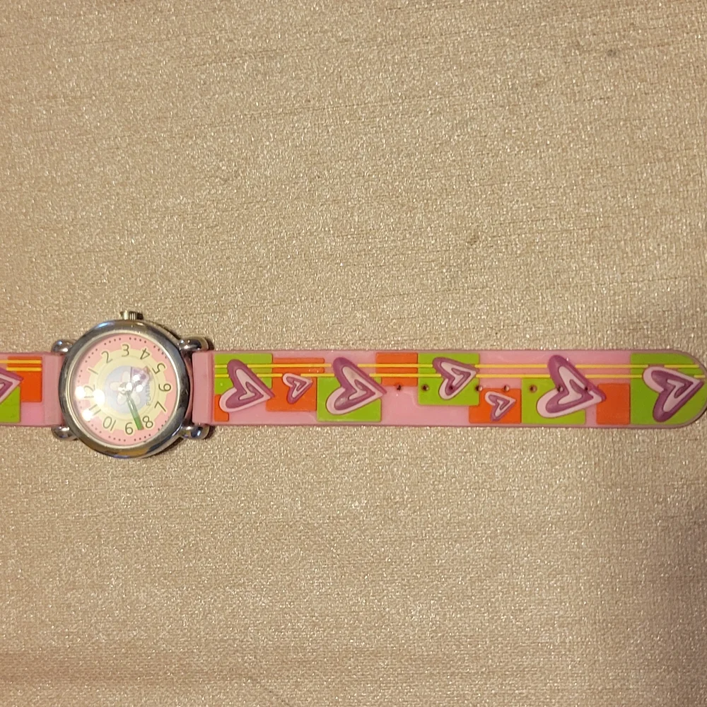Colorful Heart Pattern Watch - Picture 6 of 7